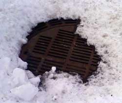 Non Ice Covered Utility Hole Cover